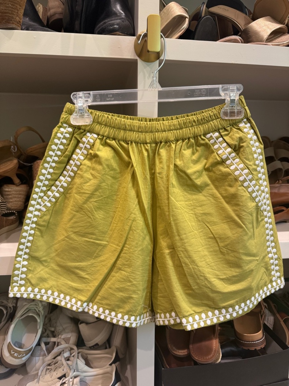 Julia Amory Coatue short, chartreuse, embroidered - Picture 2 of 5